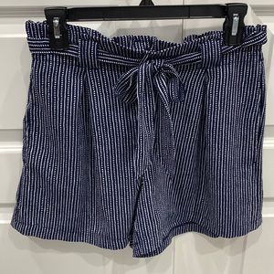 MAX STUDIO
​Dotted Striped Crepe Belted Shorts; size M